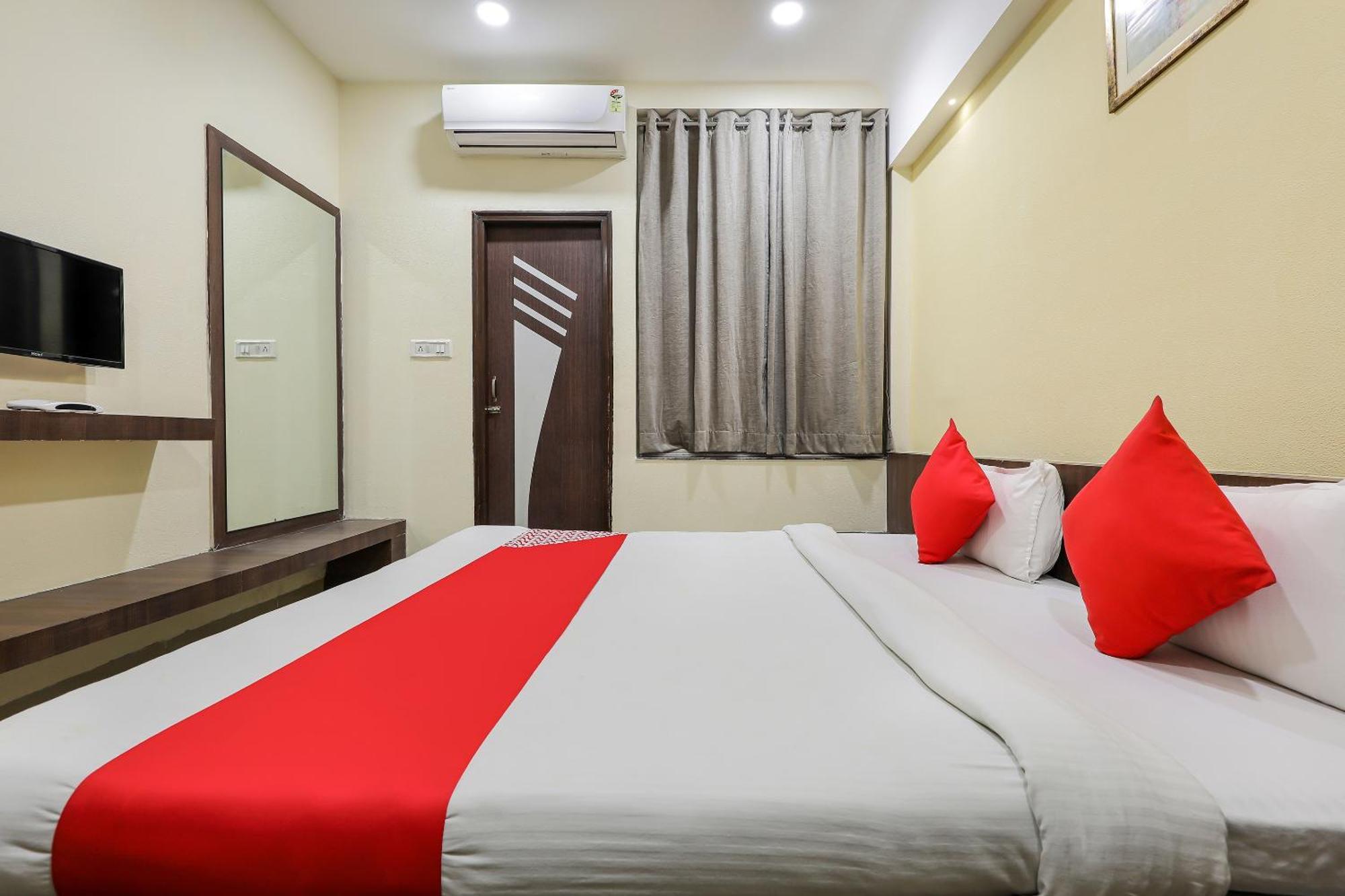 Oyo Hotel Relax Indore Eksteriør billede