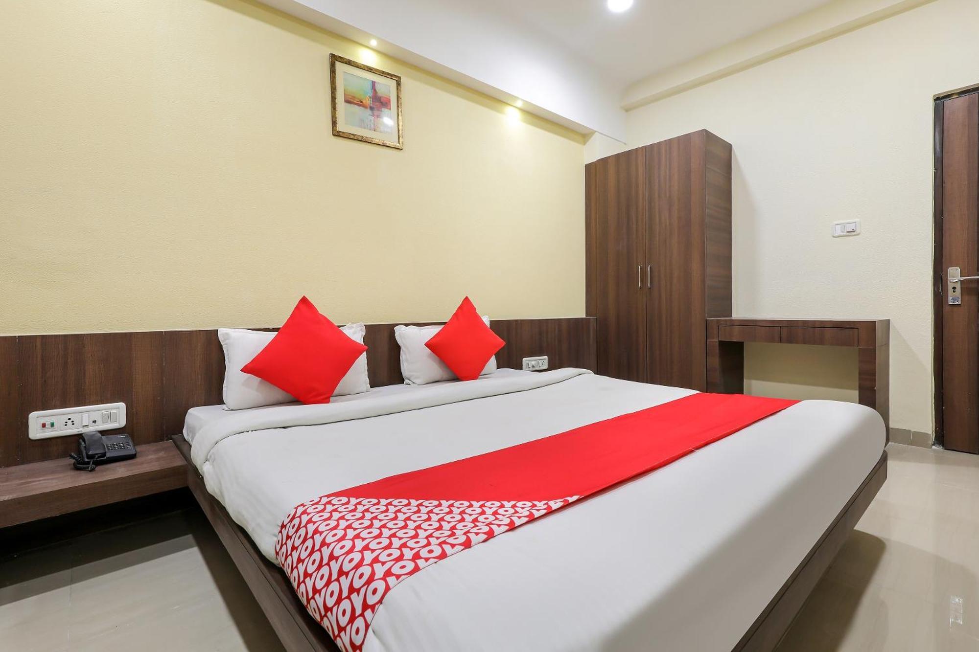 Oyo Hotel Relax Indore Eksteriør billede