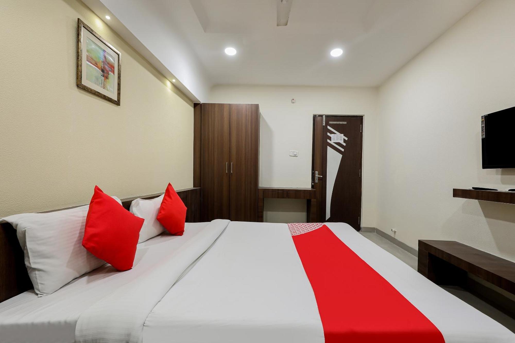 Oyo Hotel Relax Indore Eksteriør billede