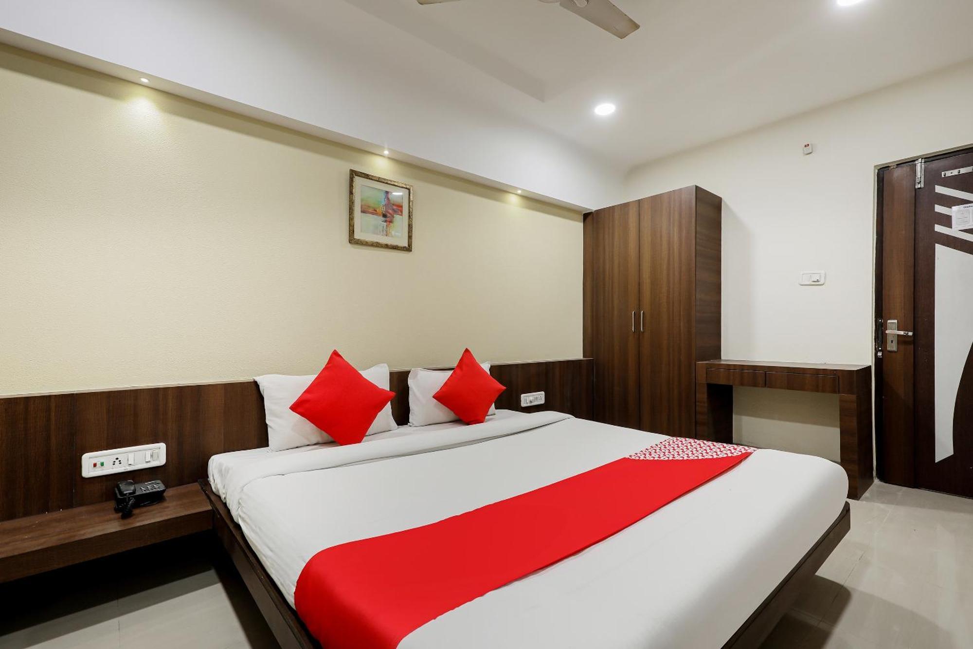 Oyo Hotel Relax Indore Eksteriør billede