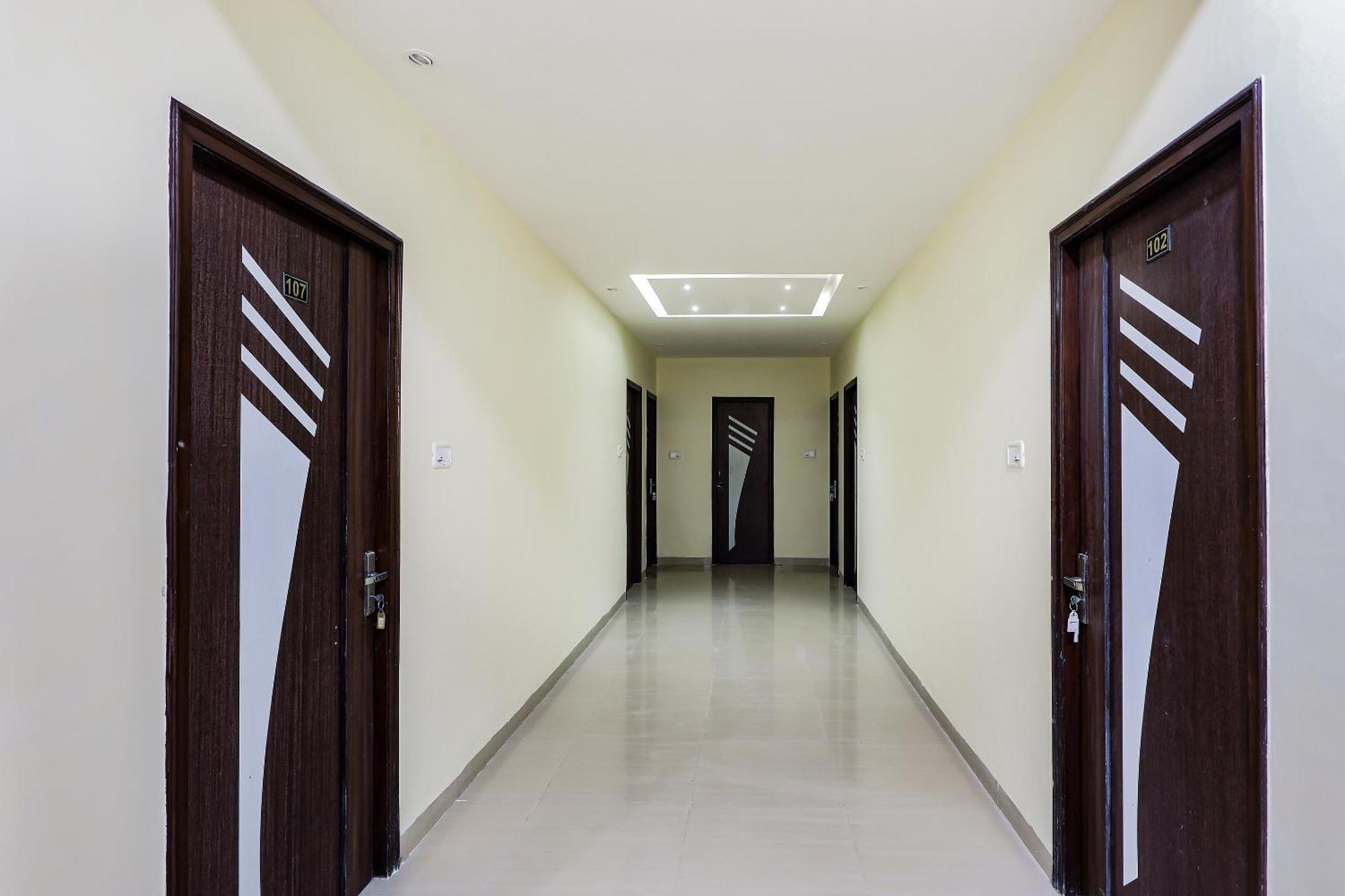 Oyo Hotel Relax Indore Eksteriør billede