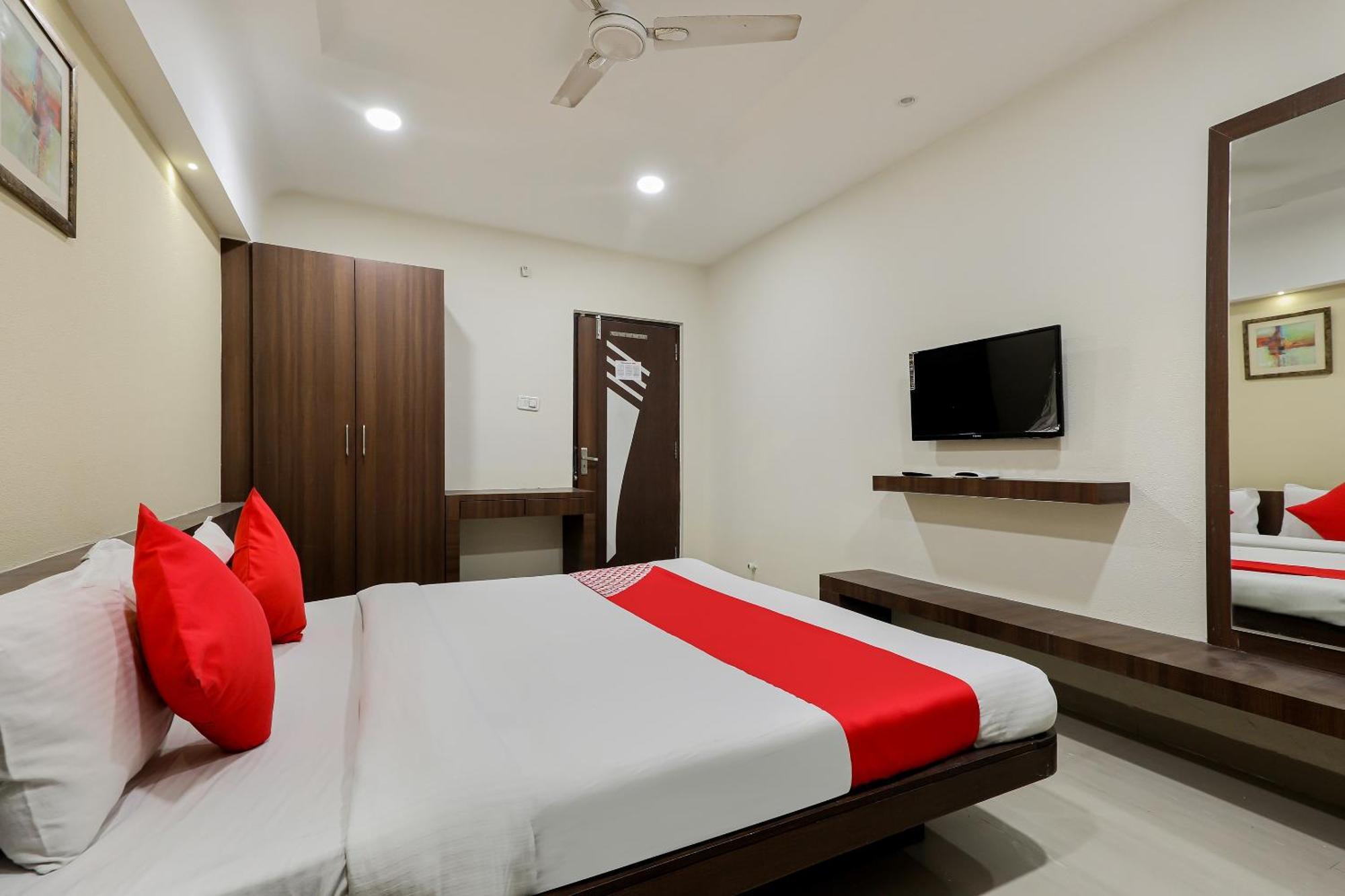 Oyo Hotel Relax Indore Eksteriør billede